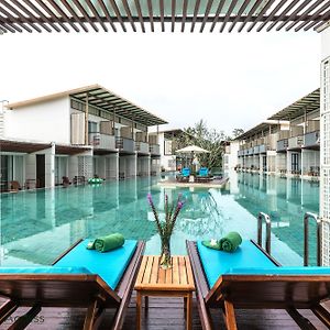 Deluxe Double or Twin Room Pool Access