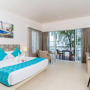 Grand Deluxe Double Room Beachfront